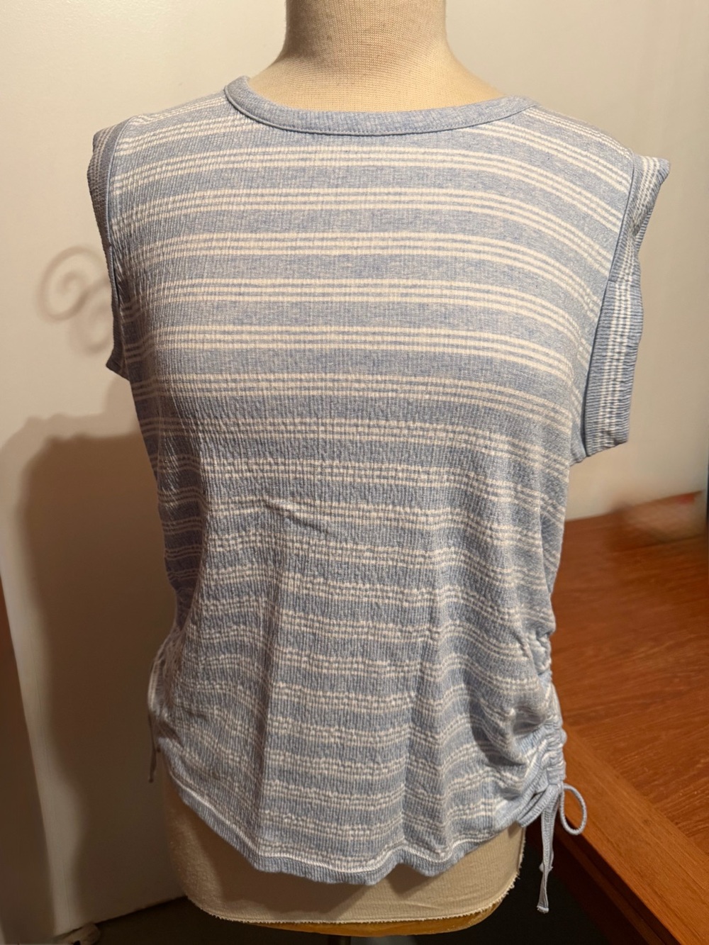Women’s Top Cap Sleeve Round Neck Sides Drawstring Blue/whute Striped Talbots MP